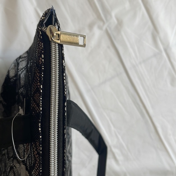 Delia’s black and silver faux snakeskin metallic vinyl zip lunch tote/ handbag - Picture 6 of 8